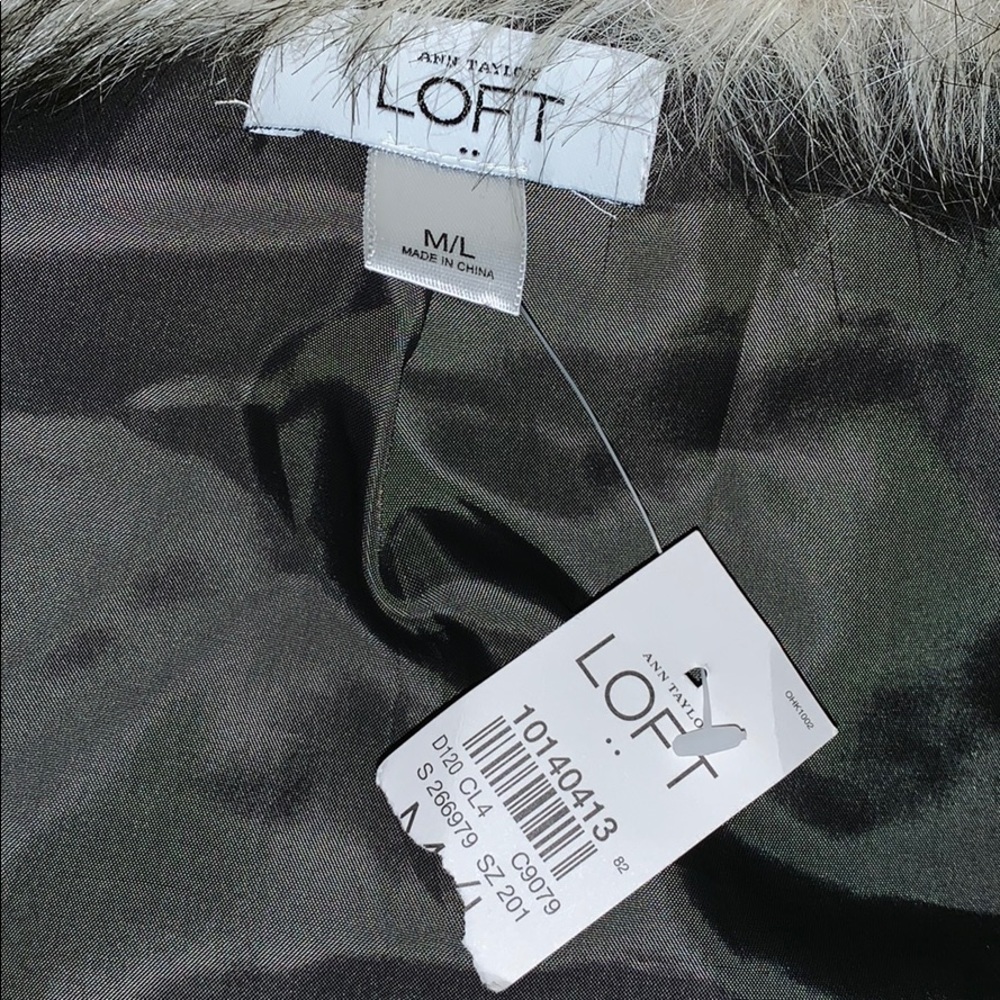 NWT! Ann Taylor Loft Faux Fur Vest! - Picture 4 of 6